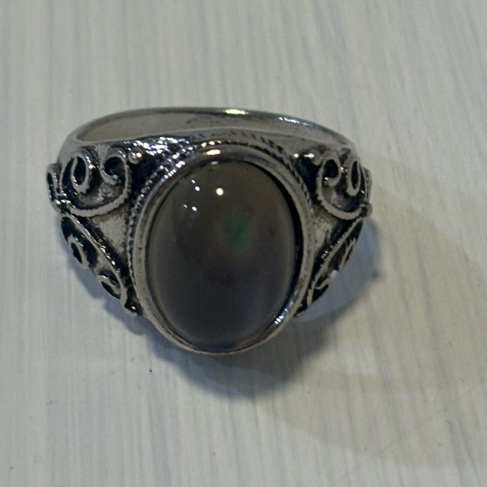 Vintage style mood rings for women or men. Fun for Halloween parties also!